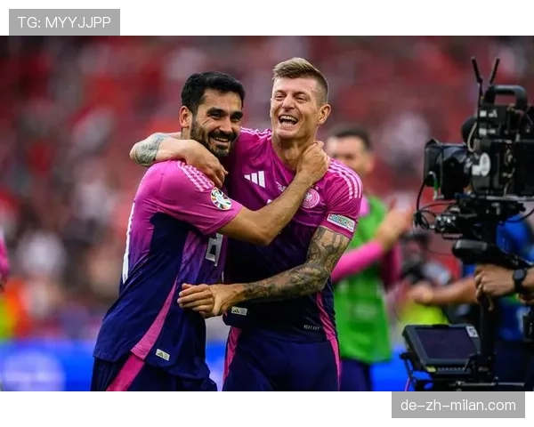 克罗斯连续关键战主导出球，回撤接应撕开高位防线