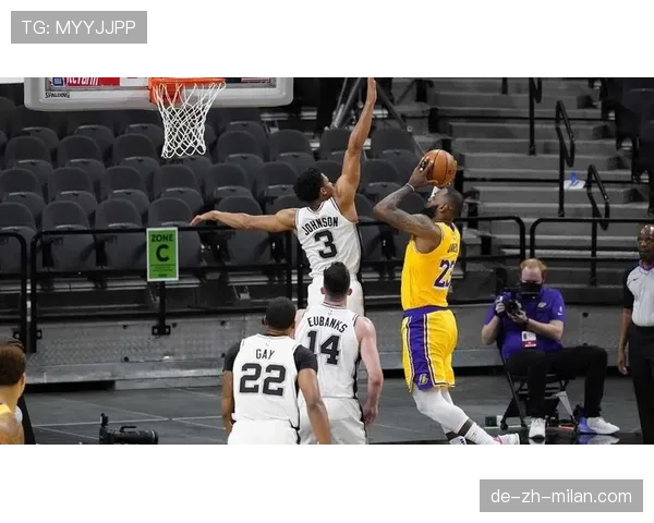 NBA合理冲撞区规则详解：如何在禁区判定犯规？